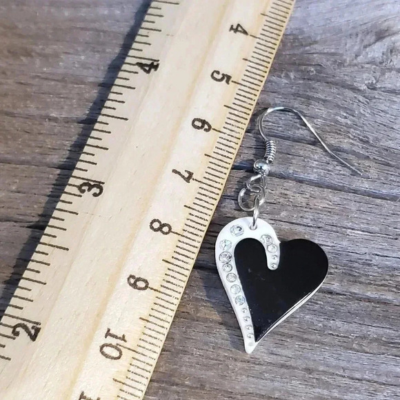 Vintage Y2K White Black Lucite Austrian Crystal Asymmetrical Heart Earrings - Picture 5 of 9